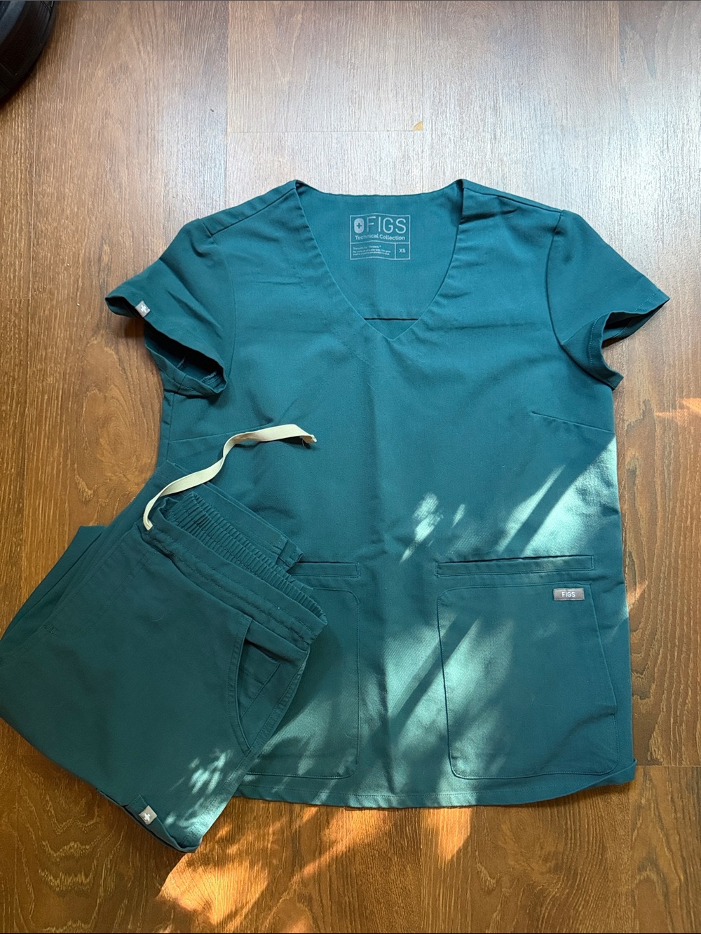 Figs Teal V-Neck Scrub Set